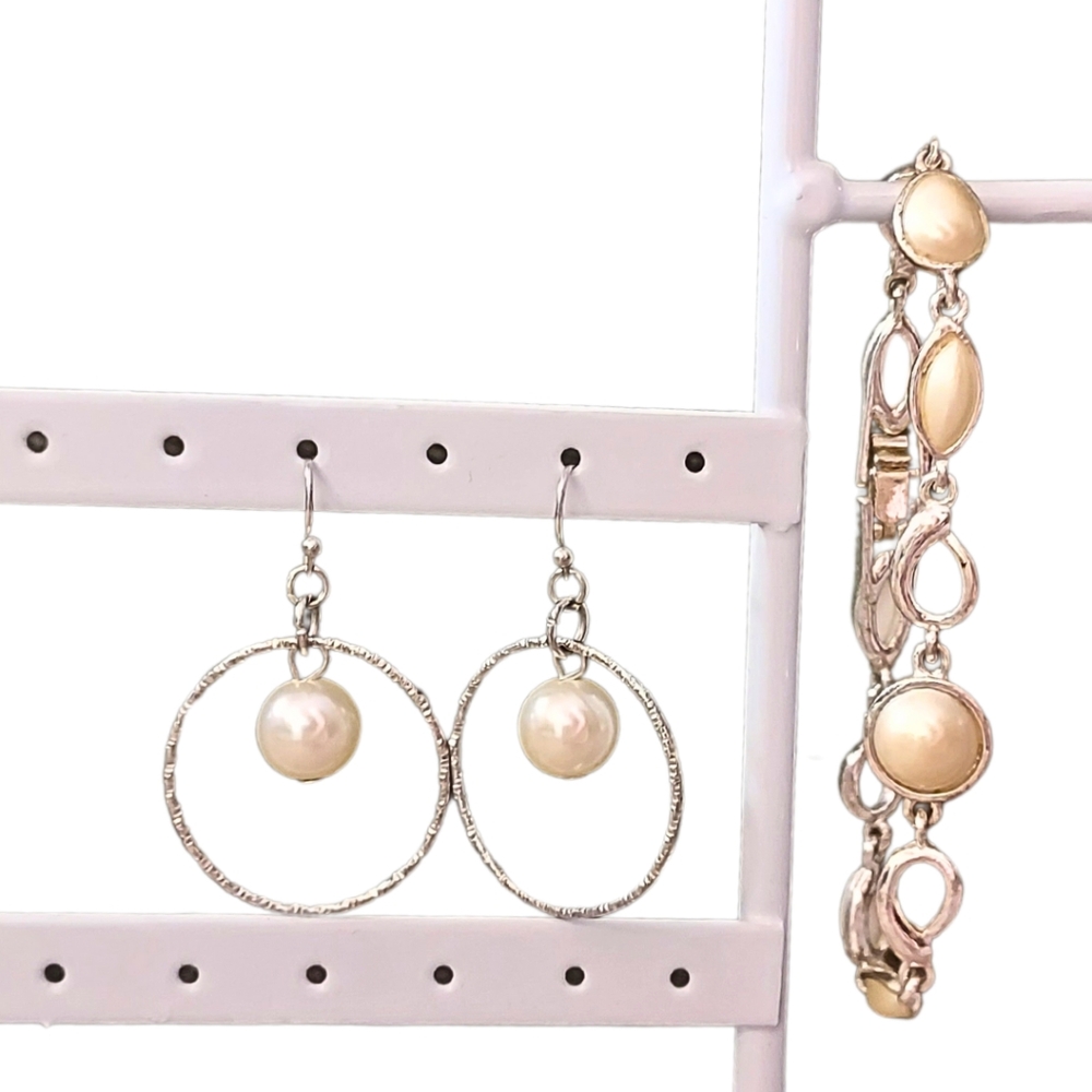 *SET* Elegant pearl hoop earrings with matching linked button pearl bracelet